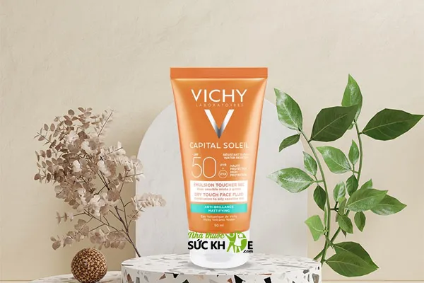 Kem chống nắng không nâng tone cho nam Vichy Idéal Soleil 